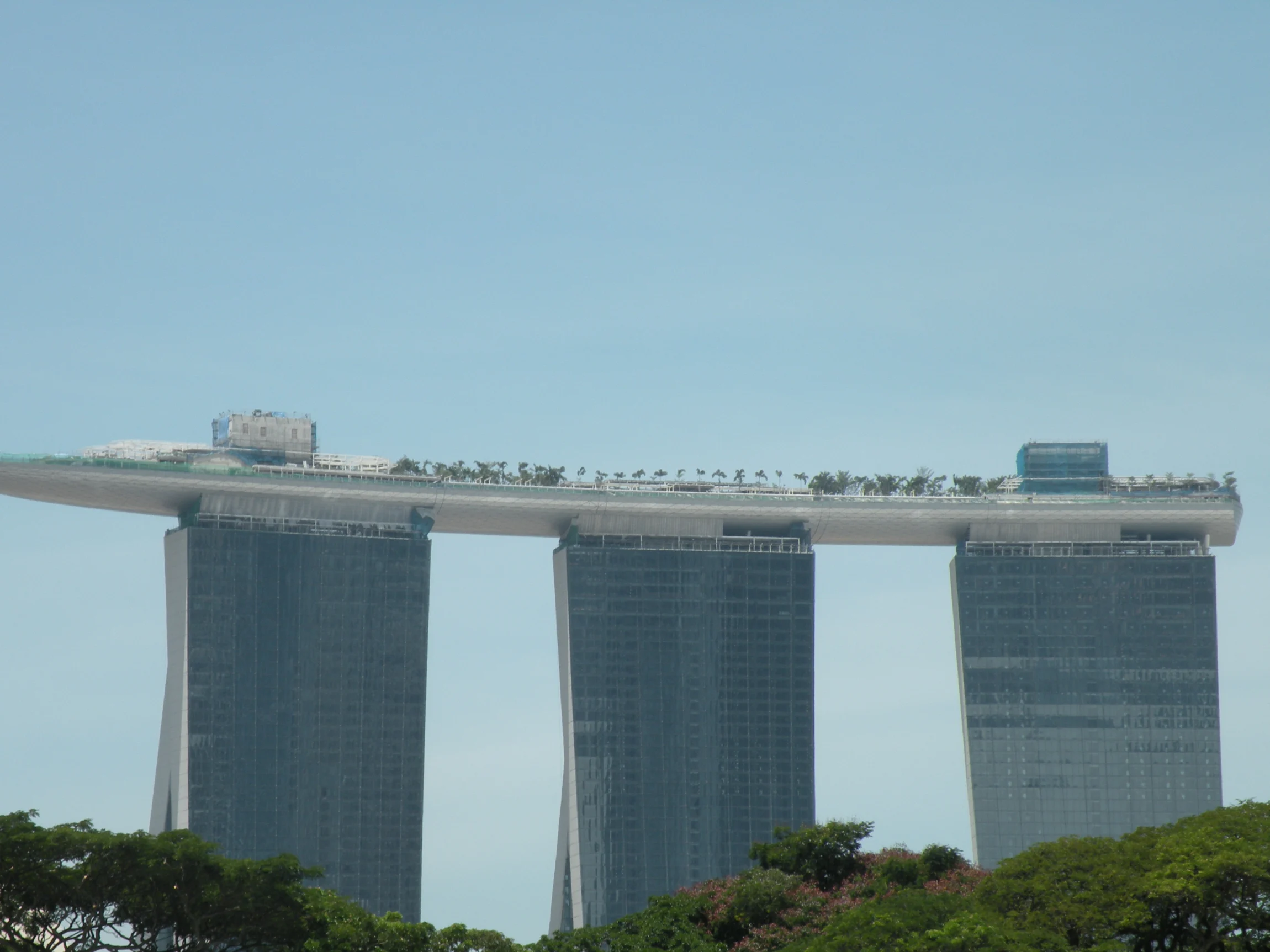 Marina Bay Sands vo výstavbe – Singapur 2010