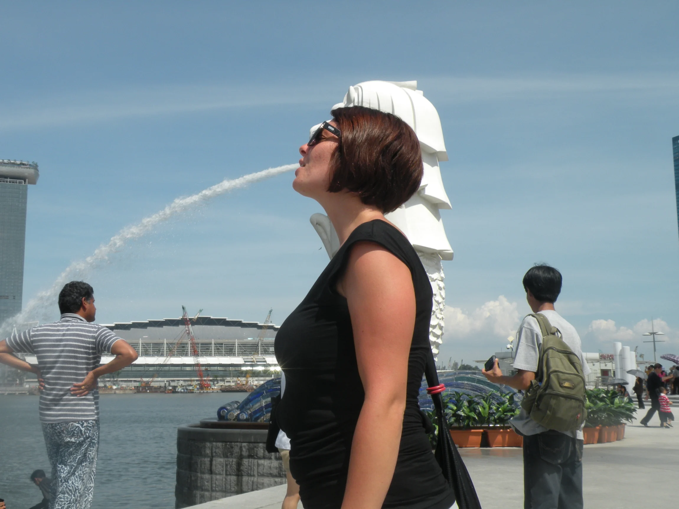 Erika a fontána Merlion – Singapur