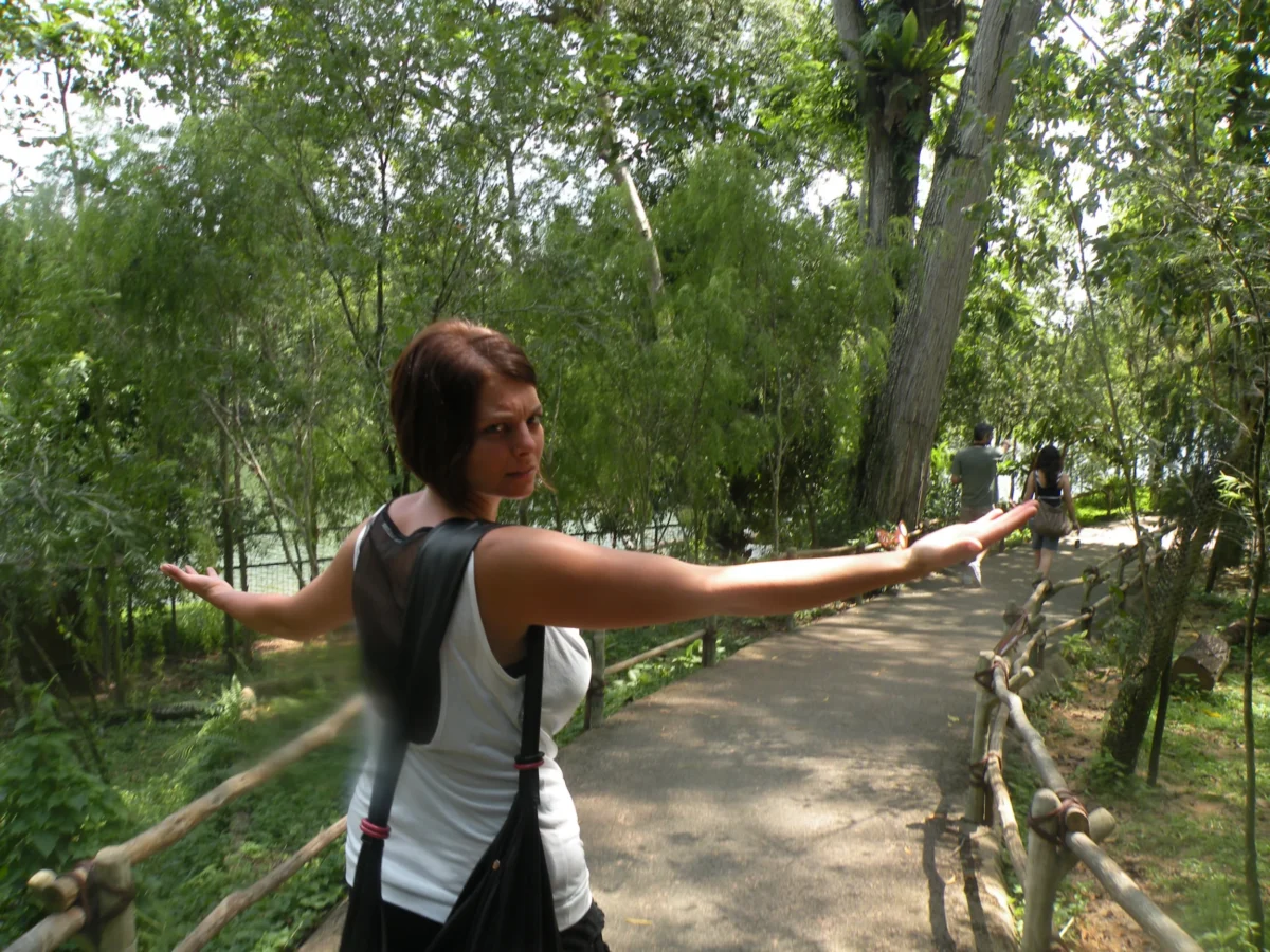 Erika v zeleni parku – Singapur