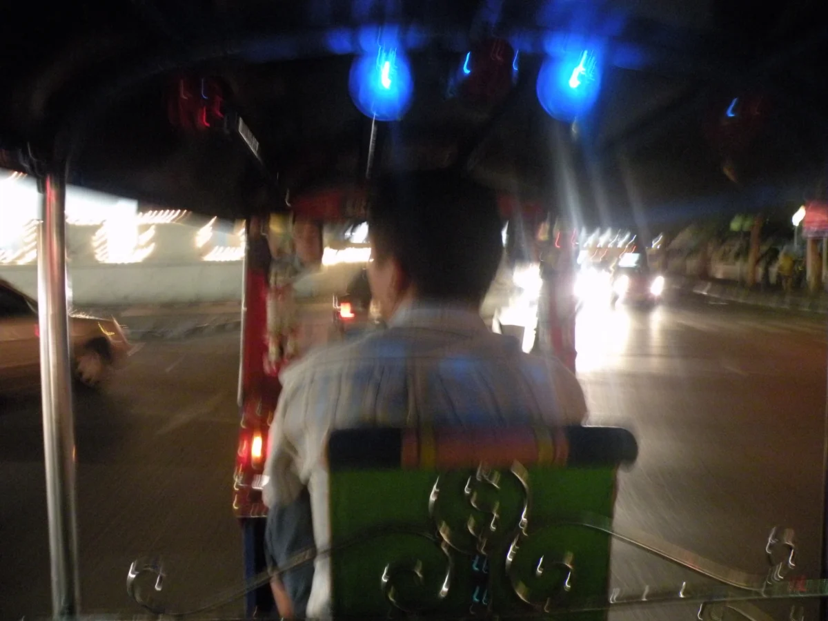 Nočná jazda tuk-tukom – Bangkok, Thajsko