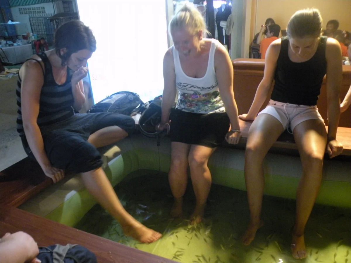 Fish massage s partiou – Siem Reap, Kambodža