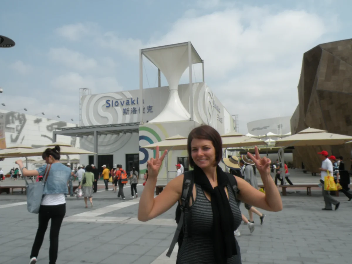Pred pavilónom na EXPO 2010 – Šanghaj, Čína