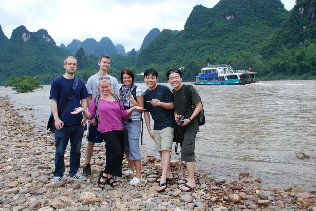 Skupina pri rieke Li s vápencovými horami – Guilin, Čína