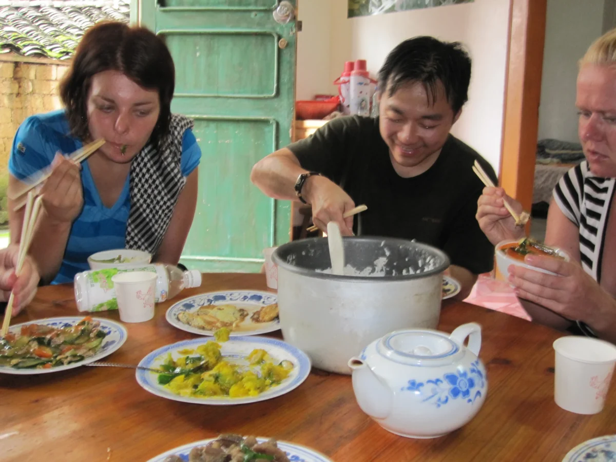 Spoločný obed u miestnych farmárov – Yangshuo, Čína
