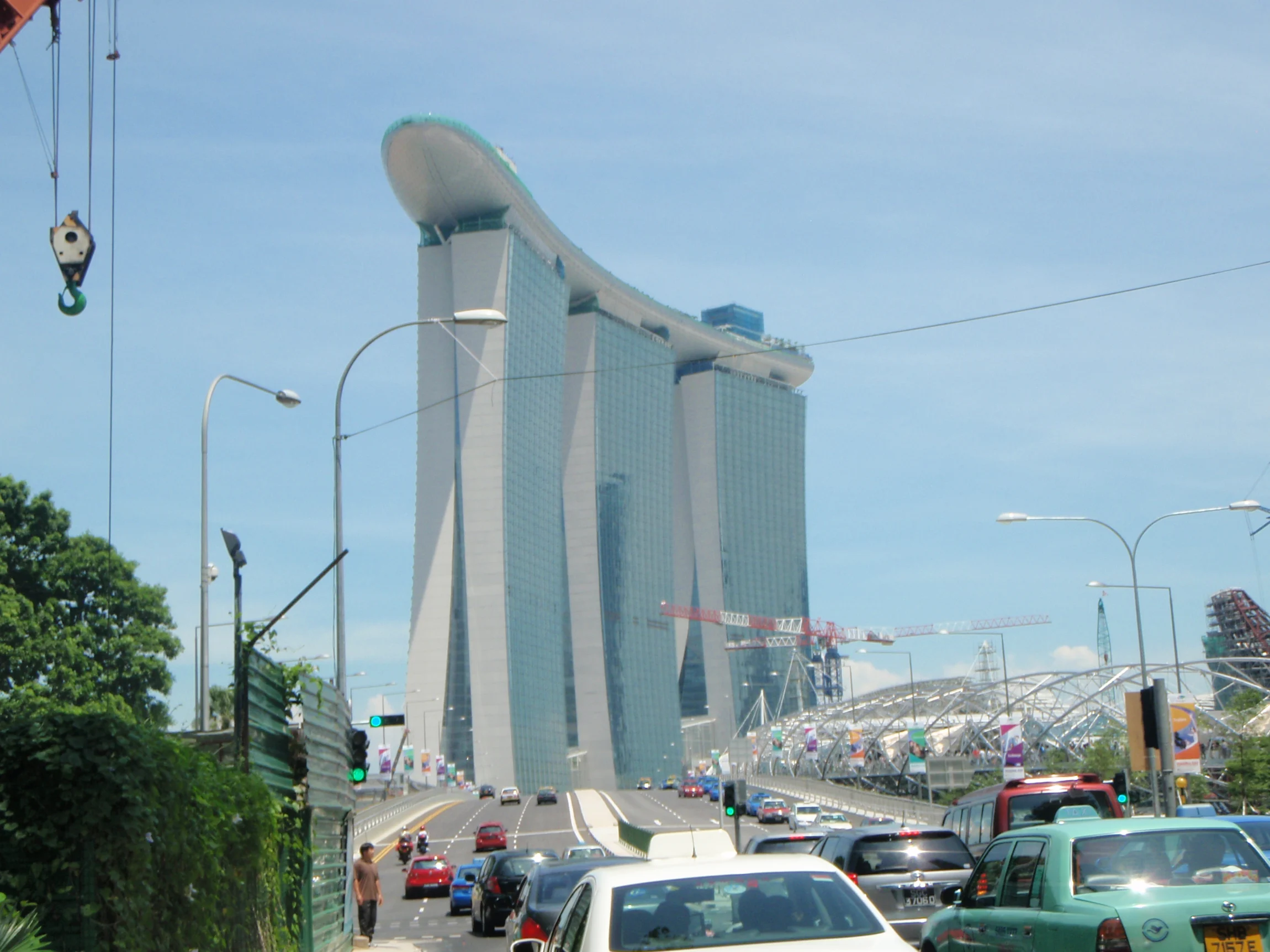 Pohľad na Marina Bay Sands z cesty – Singapur
