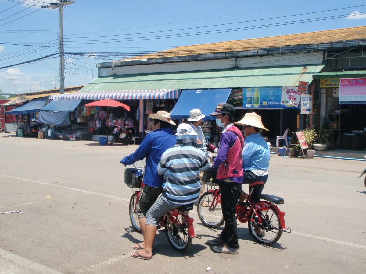 Miestni na bicykloch – Kambodža
