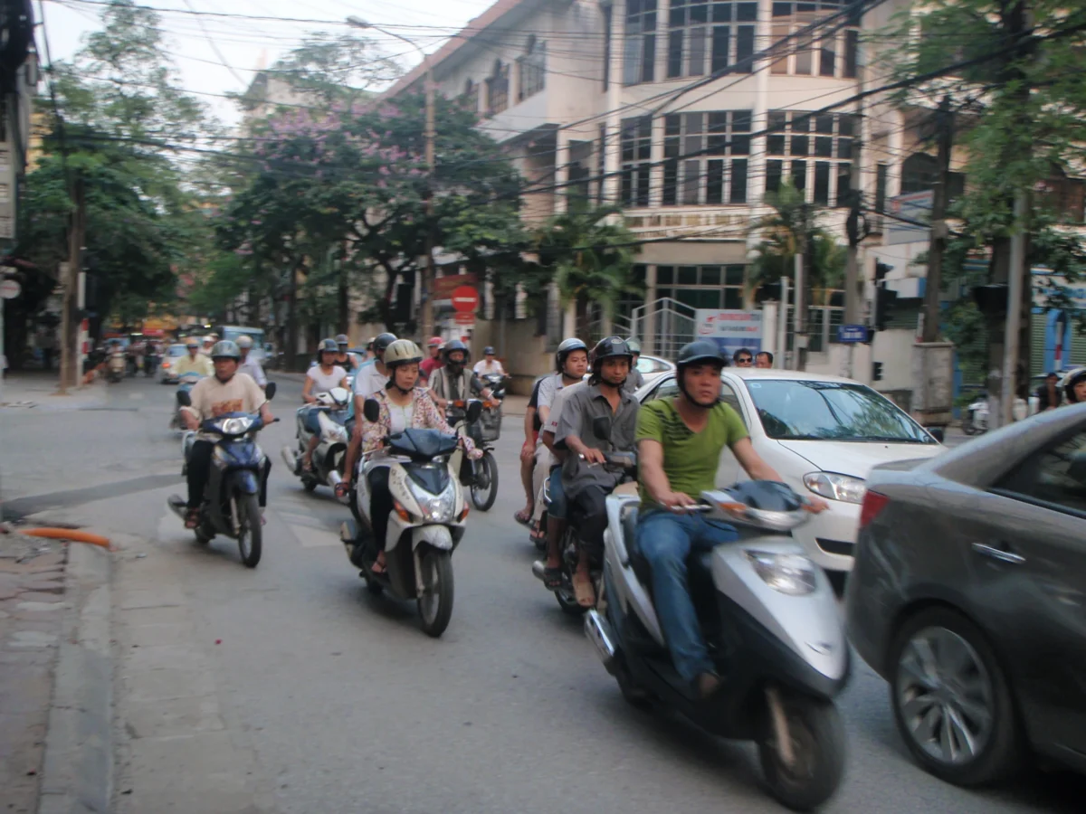 Milióny motoriek v uliciach – Hanoj, Vietnam