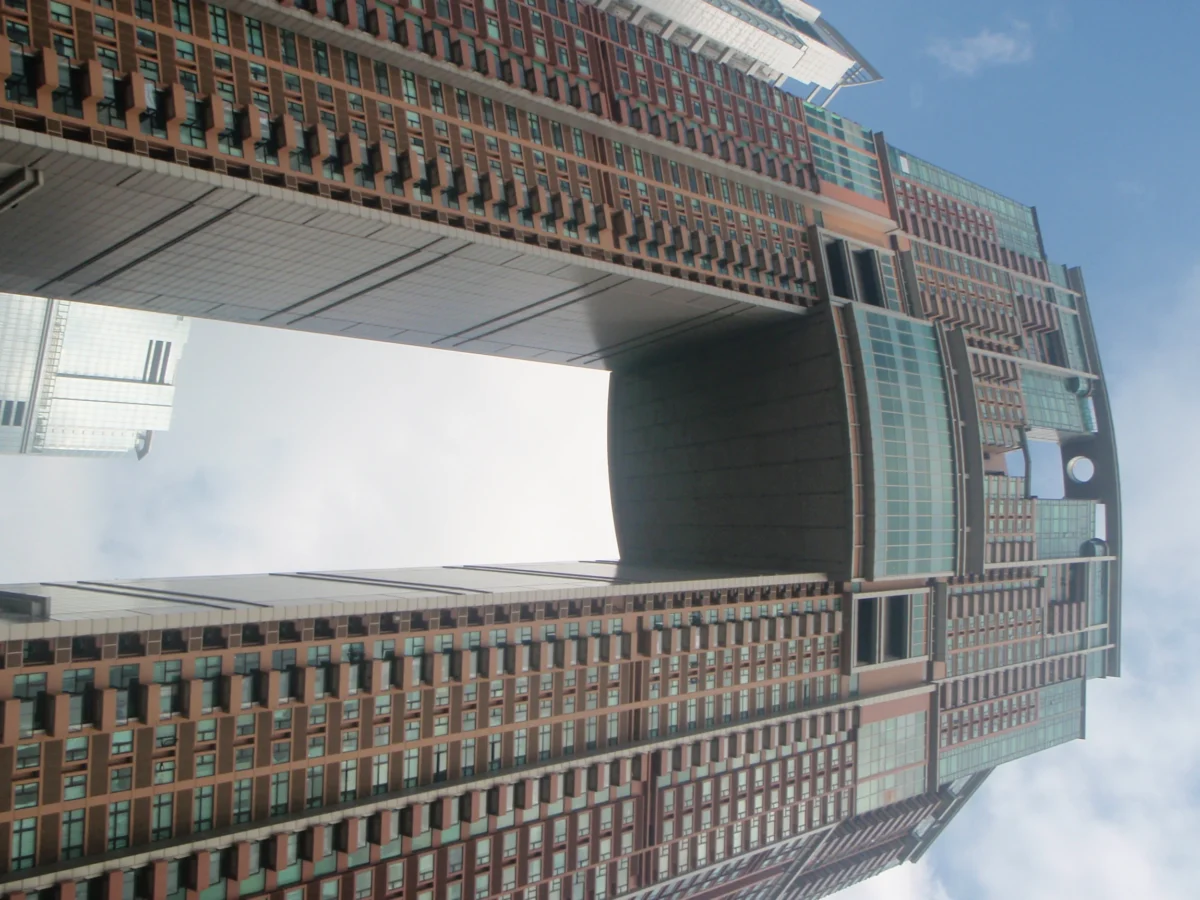 Mrakodrap z podhľadu – Hongkong